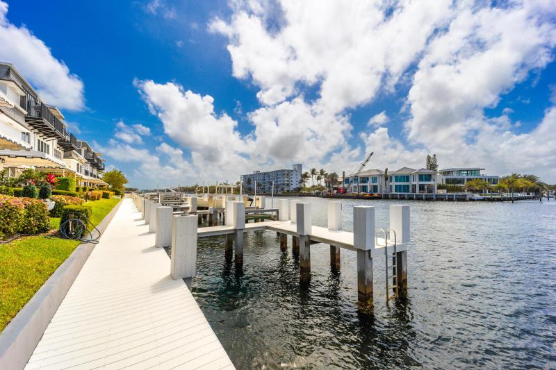  Condo & Townhome Photos
