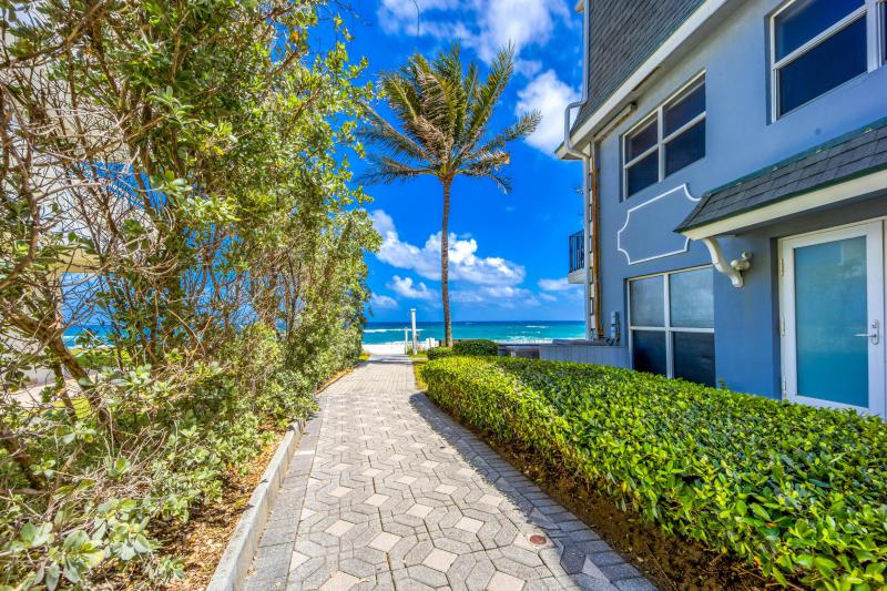  Condo & Townhome Photos