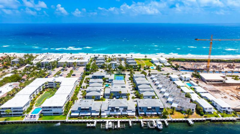  Condo & Townhome Photos