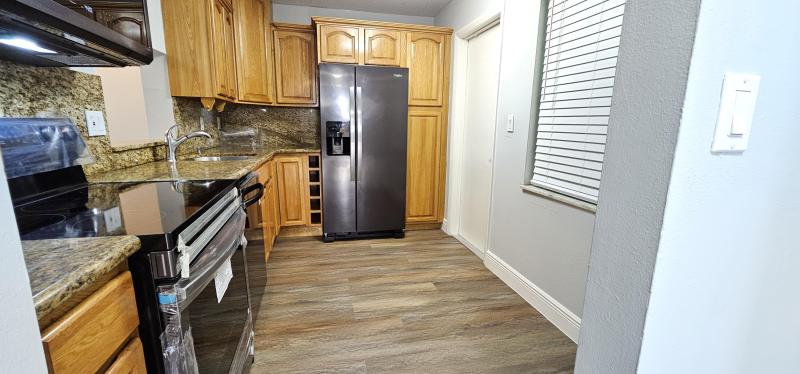 Condo & Townhome Photos
