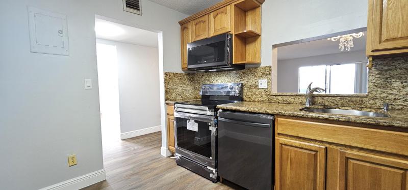  Condo & Townhome Photos
