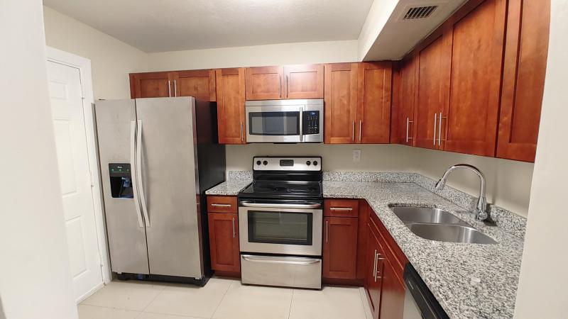  Condo & Townhome Photos