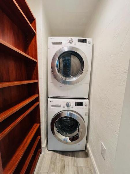  Condo & Townhome Photos