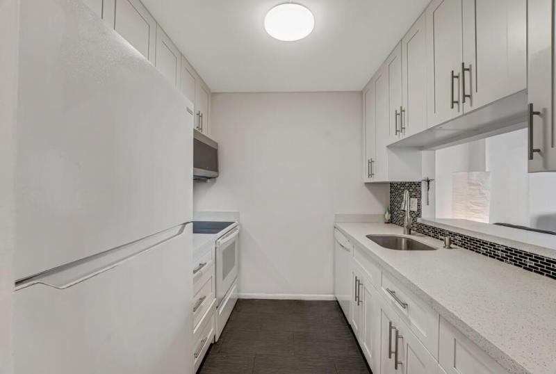  Condo & Townhome Photos