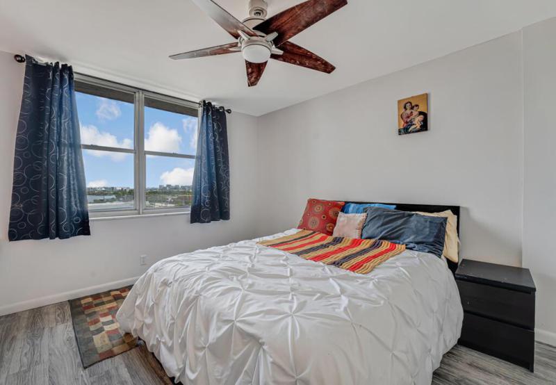  Condo & Townhome Photos