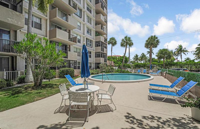  Condo & Townhome Photos