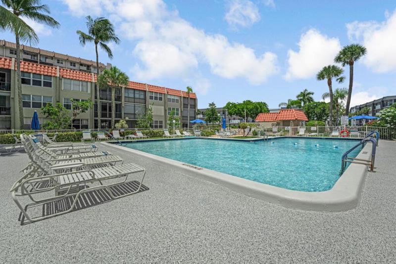  Condo & Townhome Photos
