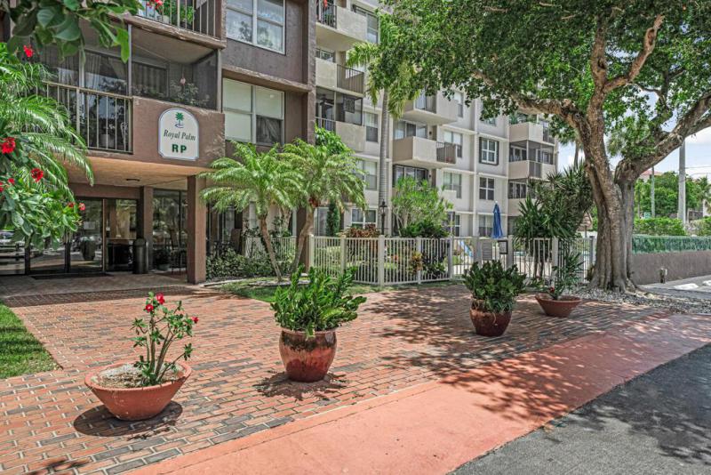  Condo & Townhome Photos