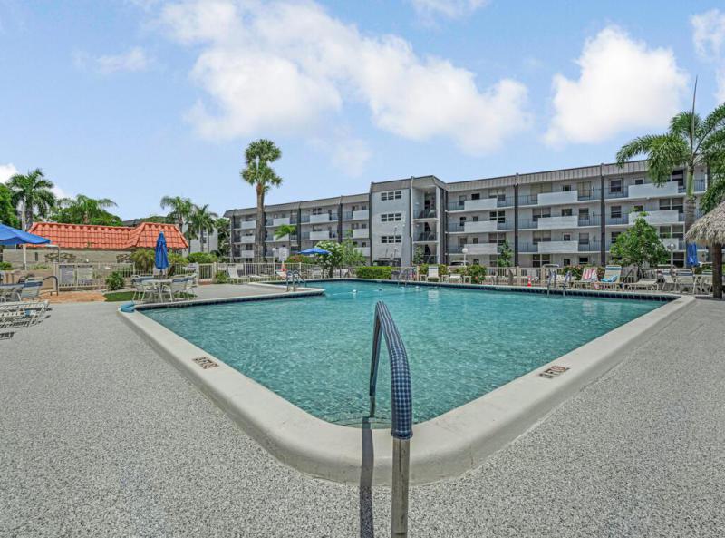  Condo & Townhome Photos