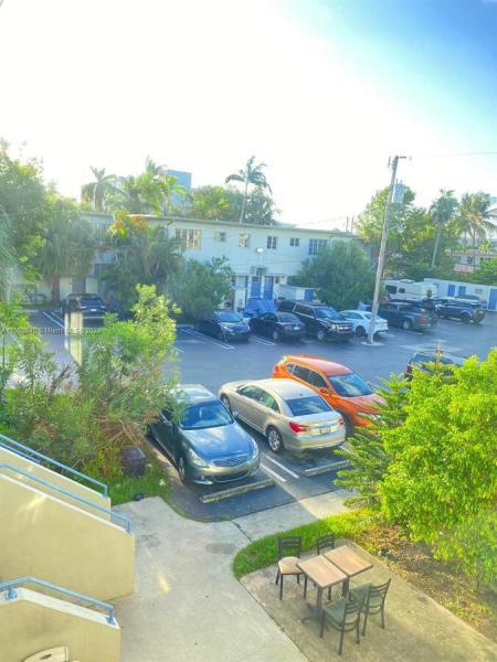  Condo & Townhome Photos