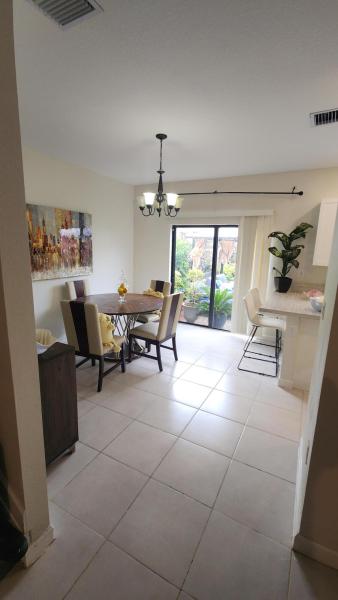  Condo & Townhome Photos