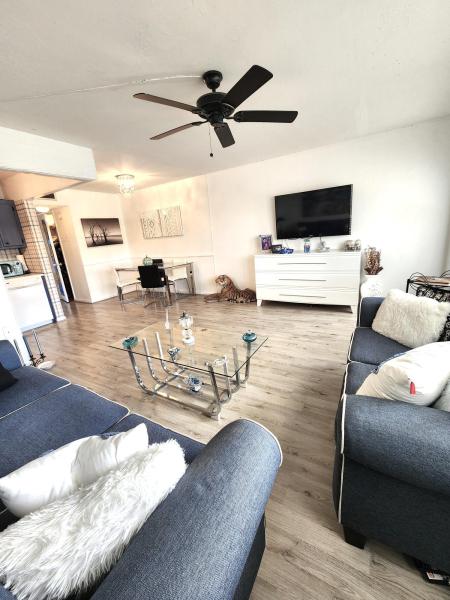  Condo & Townhome Photos