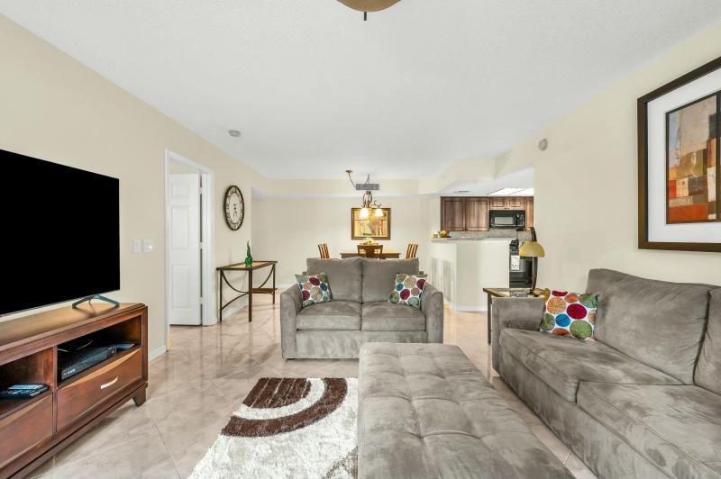  Condo & Townhome Photos