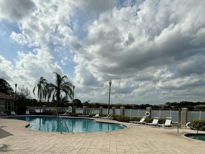  Condo & Townhome Photos