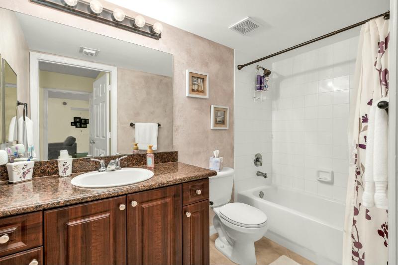  Condo & Townhome Photos