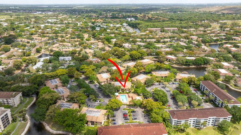  Condo & Townhome Photos