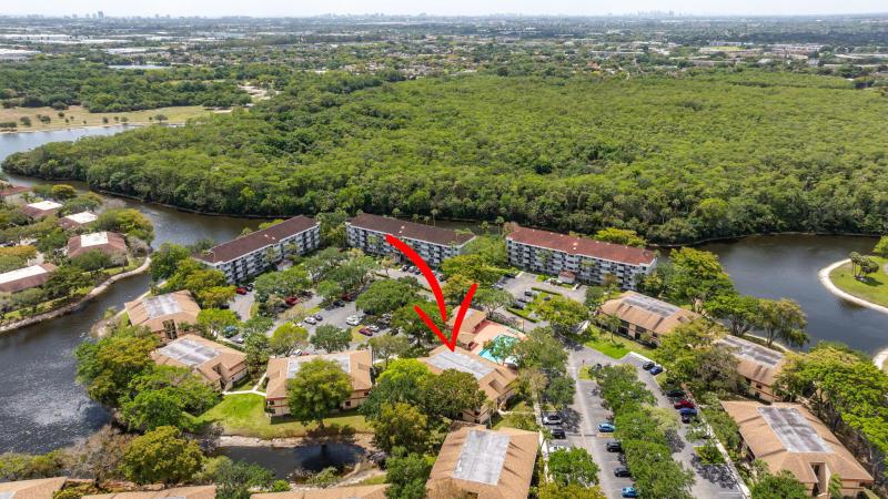  Condo & Townhome Photos