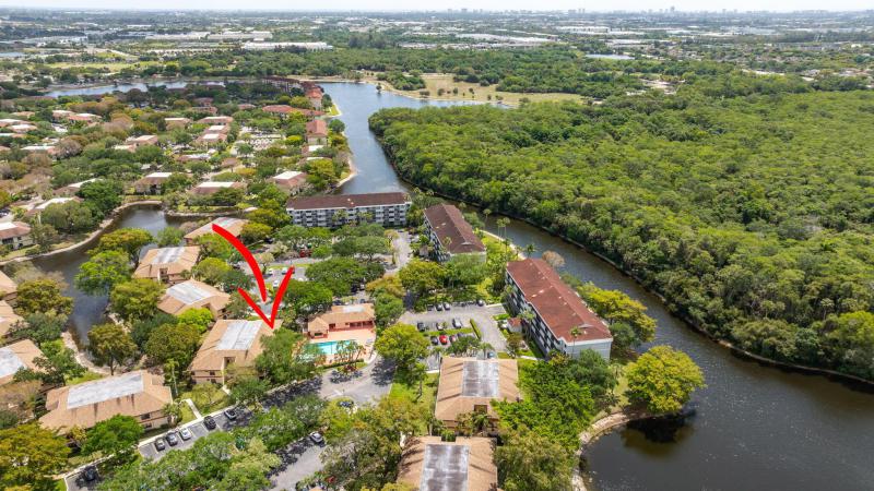  Condo & Townhome Photos