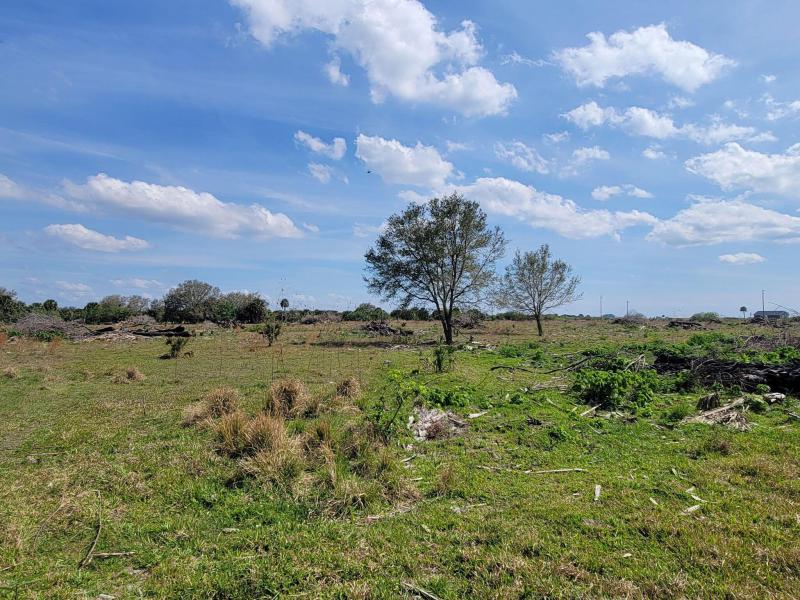  Commercial & Industrial Land Images 