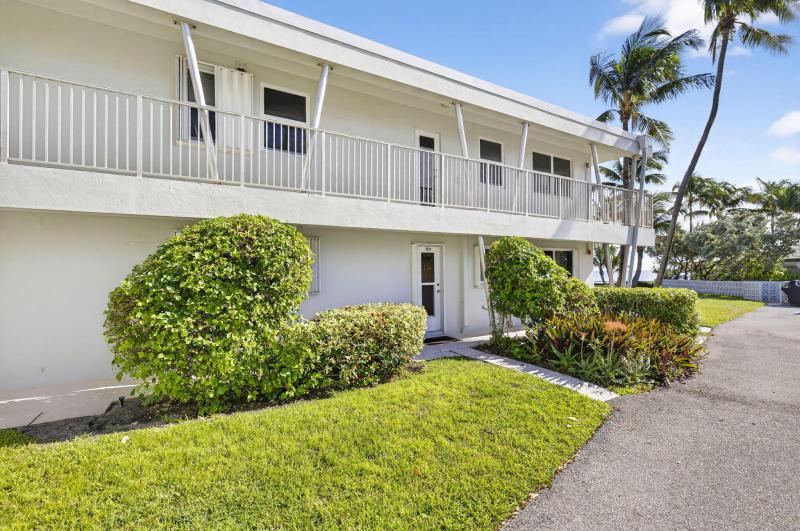  Condo & Townhome Photos