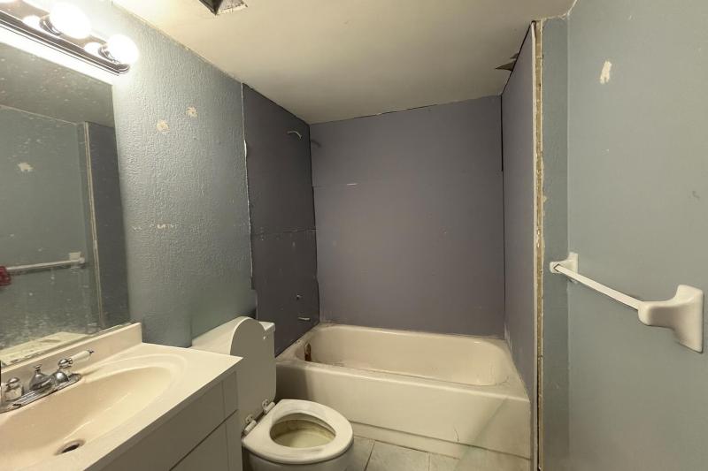  Condo & Townhome Photos