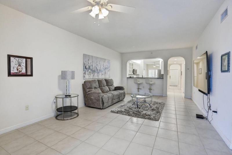  Condo & Townhome Photos