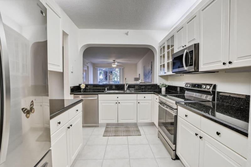  Condo & Townhome Photos