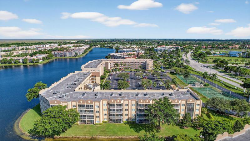  Condo & Townhome Photos