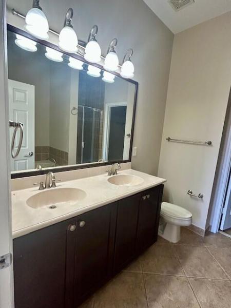  Condo & Townhome Photos