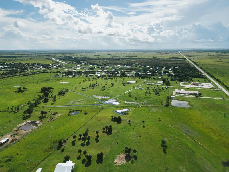  Commercial & Industrial Land Images 