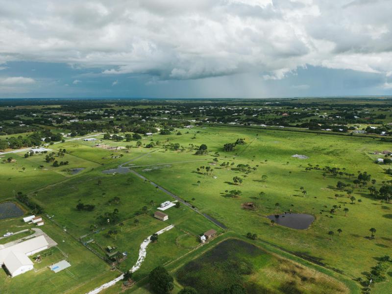  Commercial & Industrial Land Images 