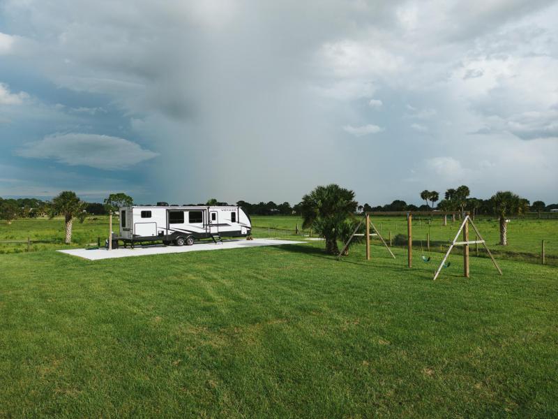  Commercial & Industrial Land Images 