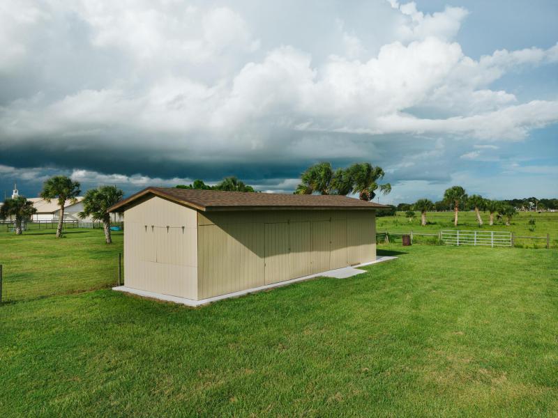  Commercial & Industrial Land Images 