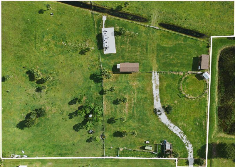  Commercial & Industrial Land Images 