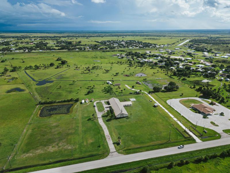  Commercial & Industrial Land Images 