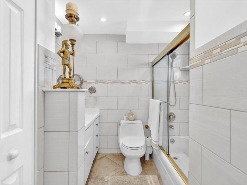  Condo & Townhome Photos