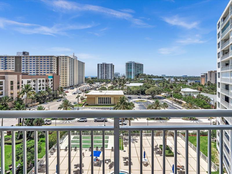  Condo & Townhome Photos