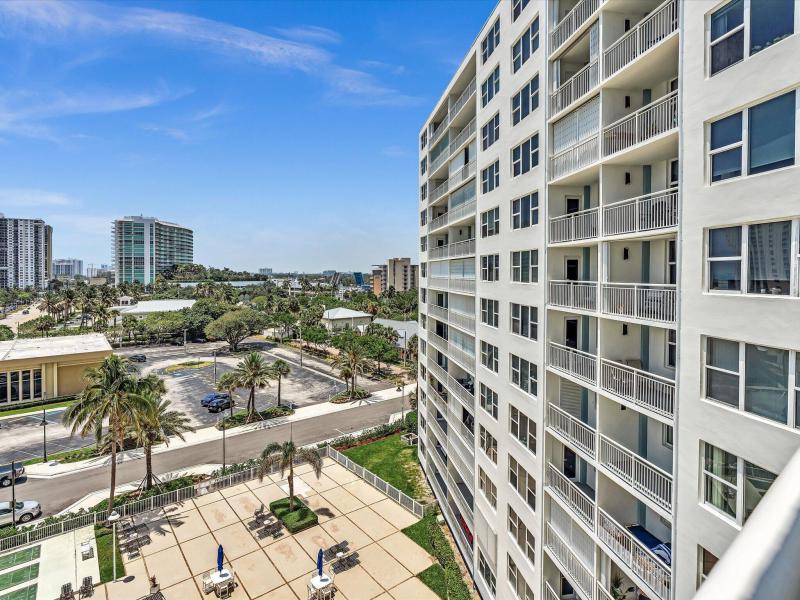  Condo & Townhome Photos