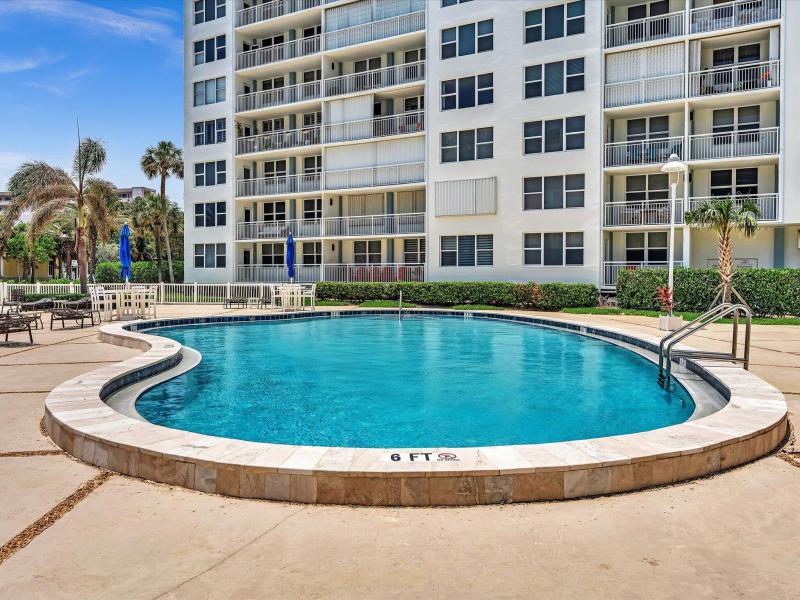  Condo & Townhome Photos