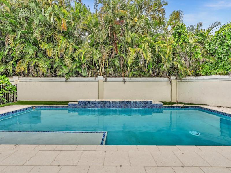  Single Family Homes Photo 13:  Dania Beach,  FL 33312