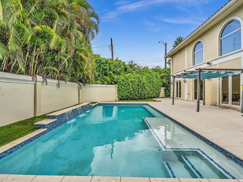  Single Family Homes Photo 15:  Dania Beach,  FL 33312
