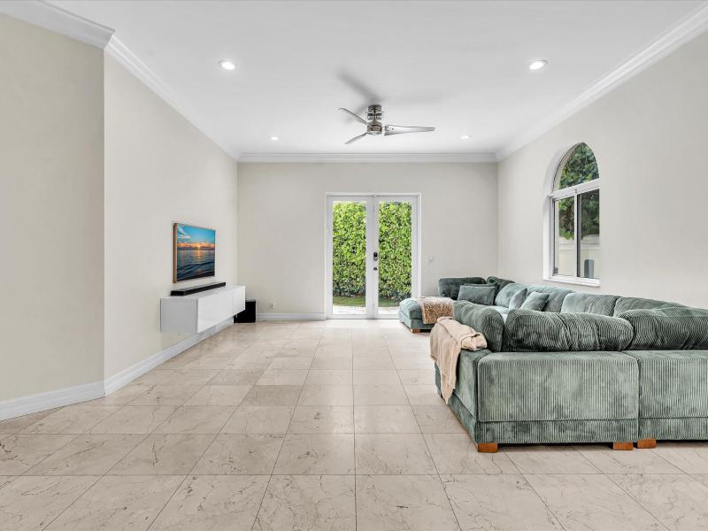  Single Family Homes Photo 25:  Dania Beach,  FL 33312