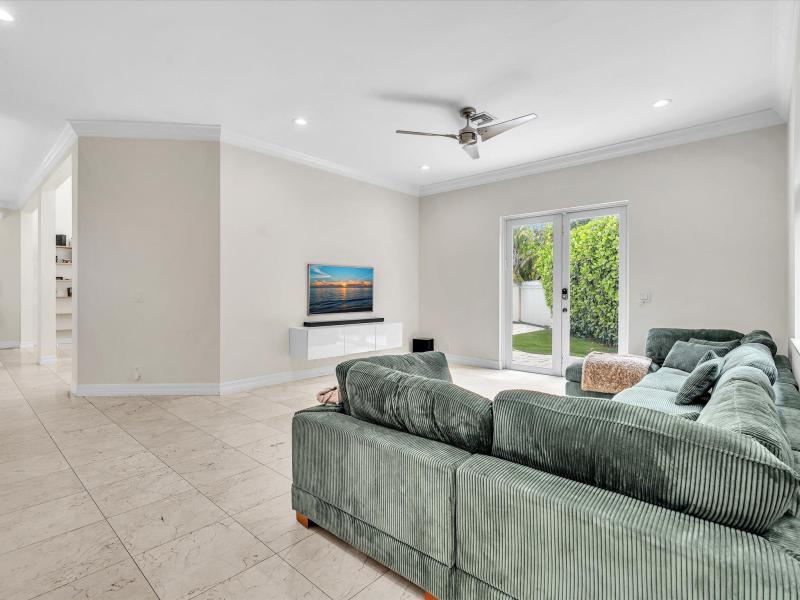  Single Family Homes Photo 26:  Dania Beach,  FL 33312