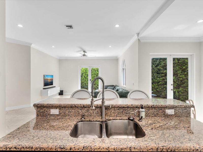  Single Family Homes Photo 36:  Dania Beach,  FL 33312