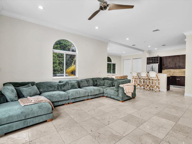  Single Family Homes Photo 4:  Dania Beach,  FL 33312