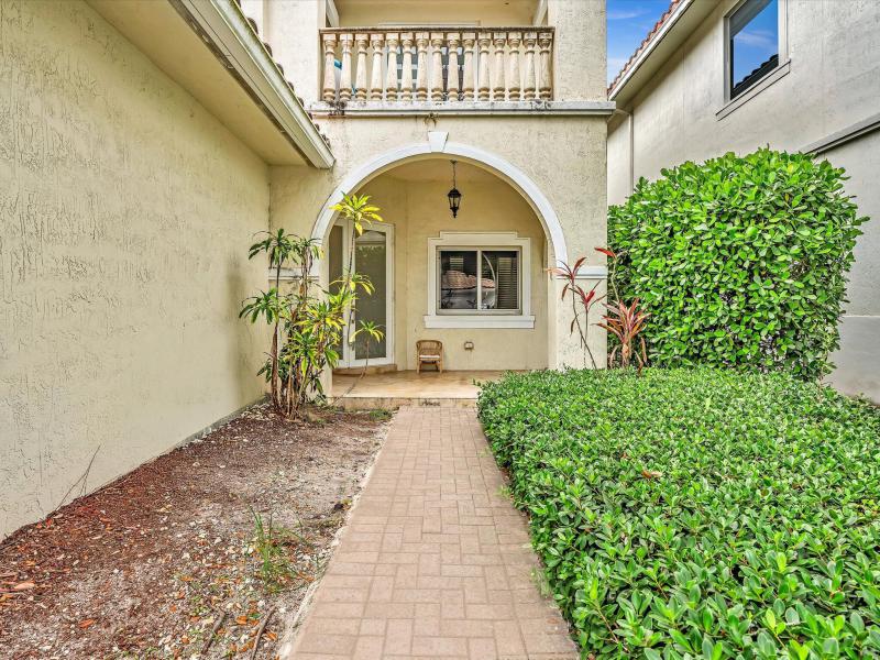  Single Family Homes Photo 65:  Dania Beach,  FL 33312