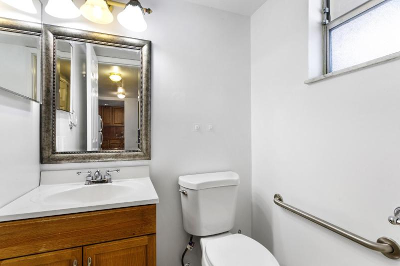  Condo & Townhome Photos