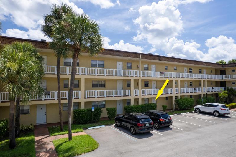  Condo & Townhome Photos