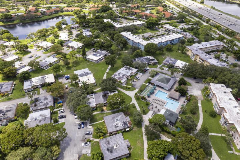  Condo & Townhome Photos