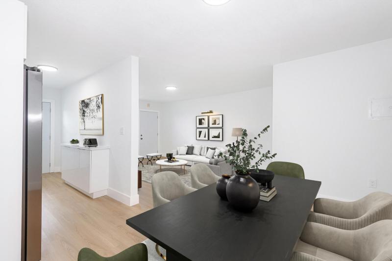  Condo & Townhome Photos